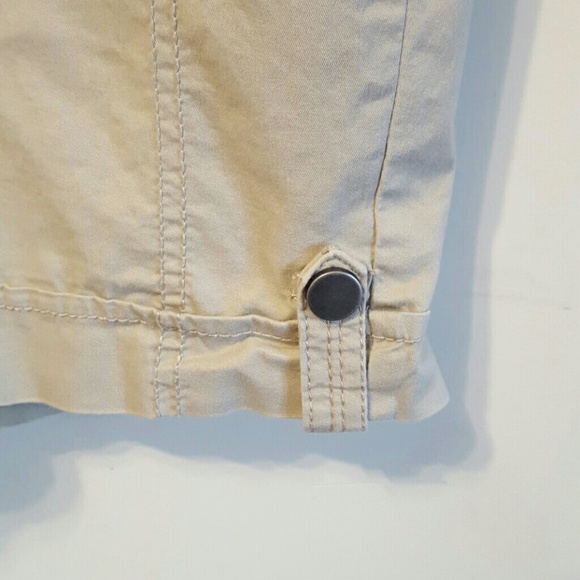 Khaki shorts - Picture 3 of 4